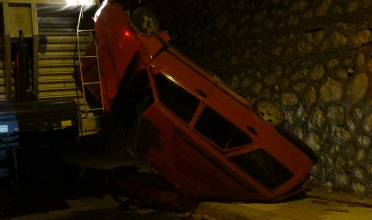 Minibüs Kazasında Araç Uçtu: 5 Metrelik Düşüşte 1 Yaralı