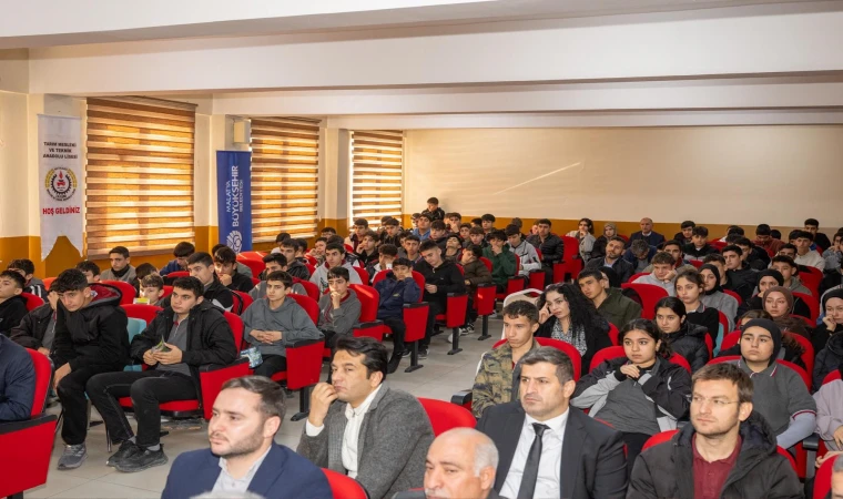 Başkan Er, Öğrencilerle Buluştu