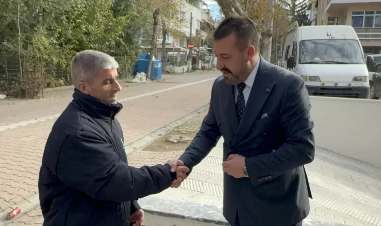 Kocaeli’de Yolda Bulduğu 60 Bin Doları Teslim Eden Temizlik Görevlisine Hediye Çeki Verildi