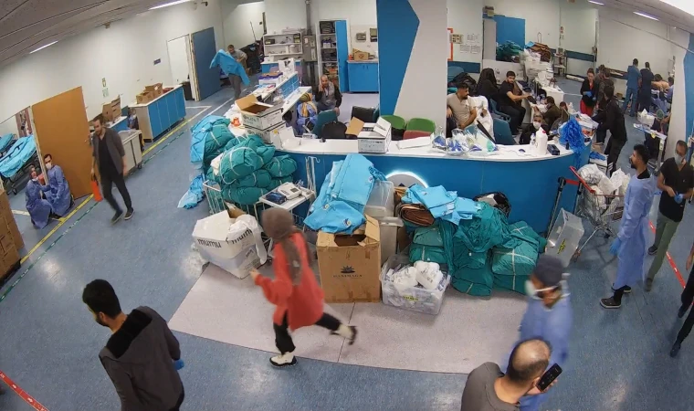 Depremde Kaçmadılar, Hastaya Siper Oldular