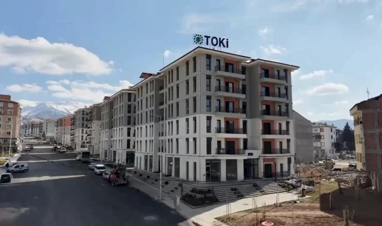 Vali Yavuz, Zaviye Mahallesindeki Konut Ve İş Yerlerinde Son Durumu Paylaştı