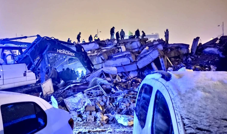 Bayrak Sitesi Davasında Karar Çıktı: 8 Sanığa Hapis, 6’sı Tutuklandı