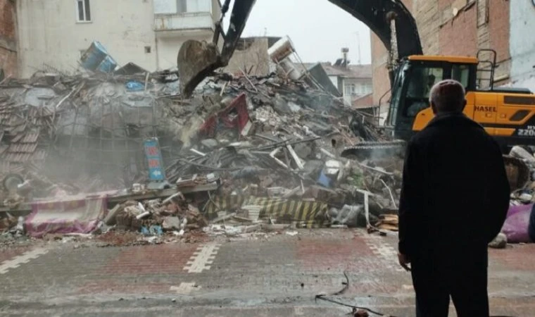 Deprem Haftası’nda Sert Mesaj: “Hamasi Nutuk Değil, Hesaplaşma Haftası Olmalı”