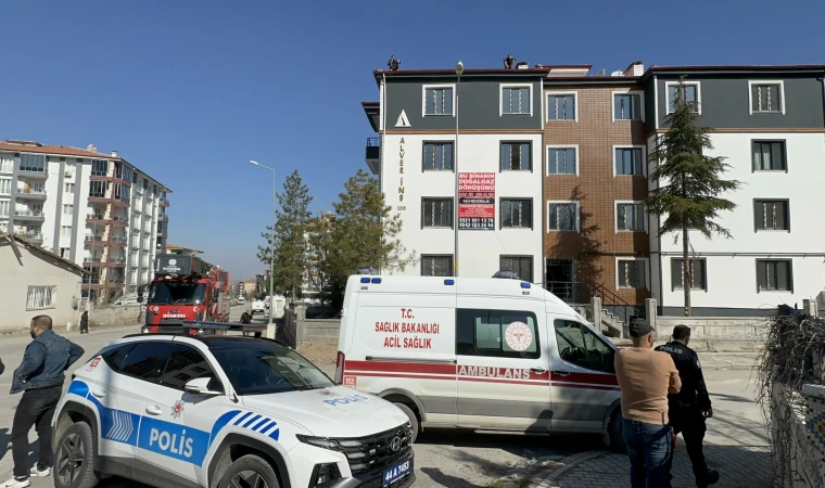 Malatya’da İşçi Eylemi: Çatıya Çıkan İki Elektrik İşçisi Ödemelerini Almak İçin Bekledi