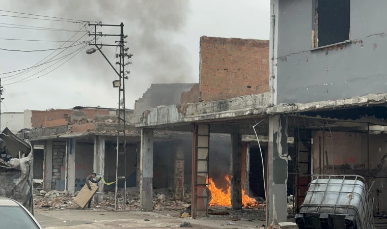 Uğur Sanayi Sitesinde Tahliye Gerginliği: Polis Önlem Aldı, Yıkım Başladı