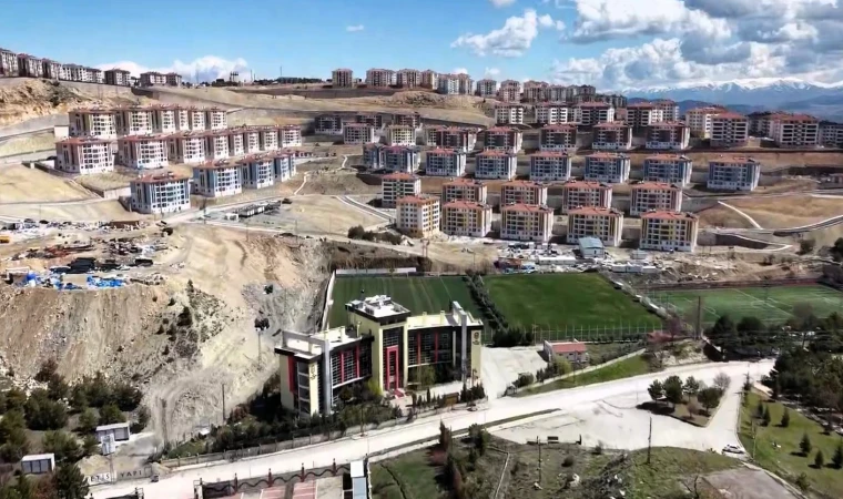 Bahçebaşı'nda Bin 235 Konut Daha Hak Sahiplerine Teslim Ediliyor