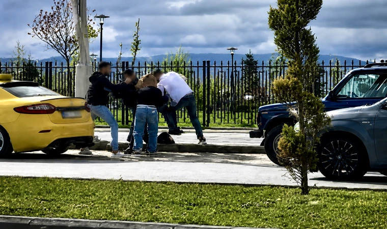 Çevreyolunda Sürücüler Arasında Tekme Tokat Kavga Kamerada