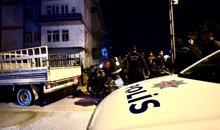İki Ayrı Kavgada 2 Kişi Bıçakla Yaralandı