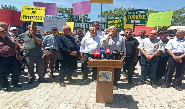 Arguvan’da Çiftçilerden Hububat Fiyatlarına Traktörlü Protesto