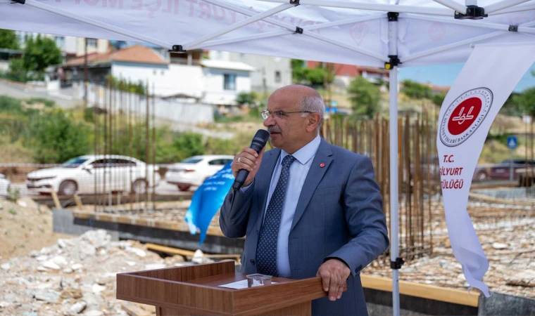 Başkan Er, Cami Temel Atma Töreninde Eksik Gördü Talimat Verdi