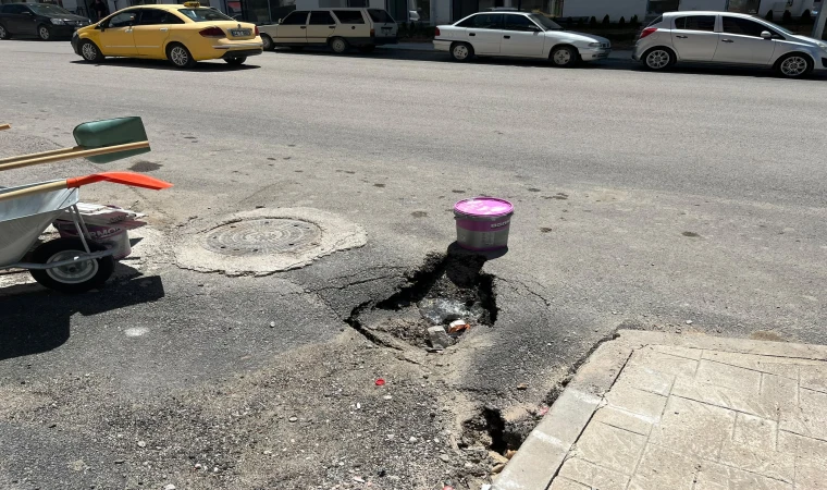 Yüklenici Firma Tarafından Yapılan Yolda Çökme: Tevfik Temelli Caddesi’nde Tepkiler Yükseliyor
