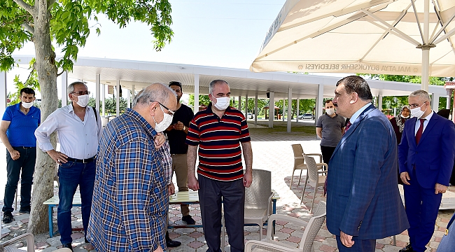 Başkan Gürkan, Ramazan Bayramı öncesi şehir mezarlığını ziyaret etti