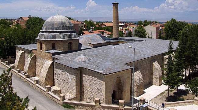 Cami Ve Mescitlerde Namaz Kılınmasında Uyulacak Kurallar
