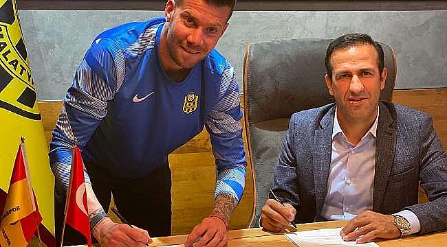 Guido Herrera imzayı attı..