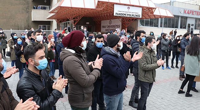 Fırat Üniversitesi Hastanesi personeli üçlü vardiya sistemini protesto etti 