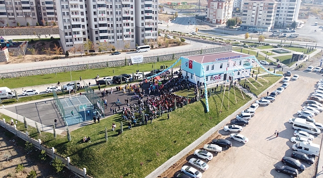 AHMET KEKEÇ SEMT KÜTÜPHANESİNİN AÇILIŞINA YOĞUN İLGİ
