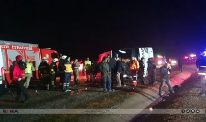 Diyarbakır'da yolcu otobüsü devrildi