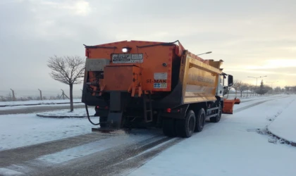 Kardan dolayı kapanan yollar ulaşıma açıldı