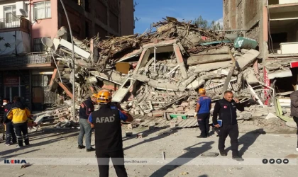 Malatya'da hsarlı bir bina çöktü