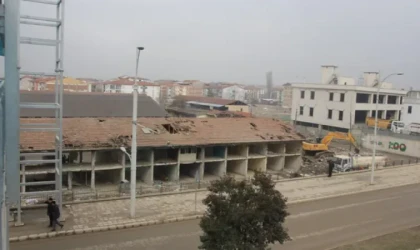 Eski Buğday Pazarı’nda yıkım