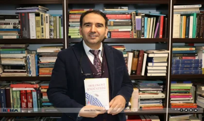Prof. Dr. Aslan: Çocuklarım kadar değer verdiğim kitaplarımı Gazze için düşünmeden bağışladım