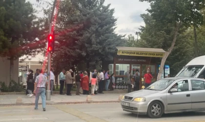 Malatyalılar saatlerce ekmek bekliyor! Üretim arttırılsın