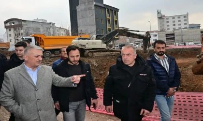 Vali Yazıcı, Mal Kent Meydanı proje inşaat alanlarını inceledi