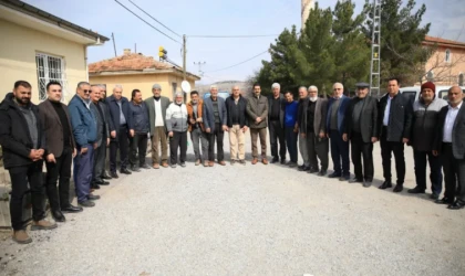 Depremin yaralarını sararken hizmetleri aksatmayacağız'