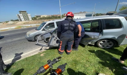 Malatya’da kavşakta üç araç çarpıştı: 4 yaralı