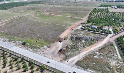 BAŞKAN GEÇİT, YAKA MAHALLESİNDEKİ İMAR YOLU AÇMA ÇALIŞMALARINI İNCELEDİ