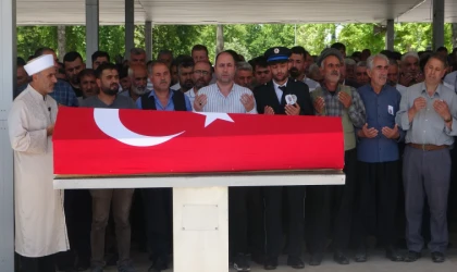 Kalp krizi geçiren polis memuru son yolculuğuna uğurlandı