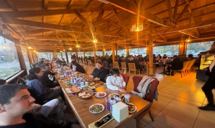 Akçadağ Belediye Başkanı Ulutaş, belediye personeliyle iftar programında buluştu