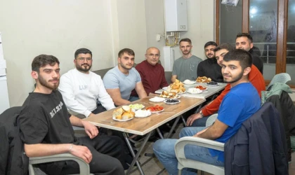 Başkan Samir Er Sahurda Öğrencilere Misafir Oldu