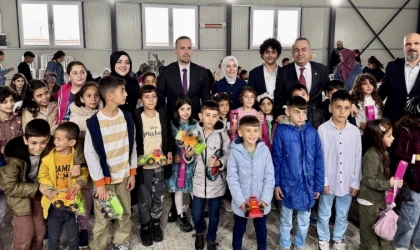 MAGİNDER’den Samanköy Konteyner Kent’te bayram sevinci