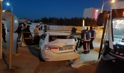 Malatya'da trambüs ile otomobil çarpıştı: 5 yaralı