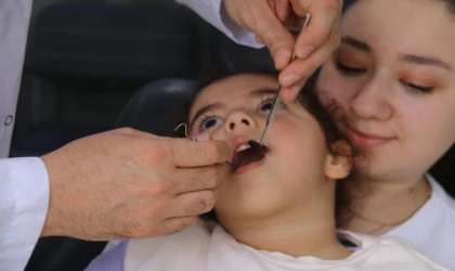 Uzmanı uyardı: "Dişlerinizin çürümesini istemiyorsanız şekerden sonra peynir yiyin"