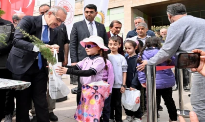 Yeşil bir gelecek için 7 bin fidan Malatyalılarla buluştu