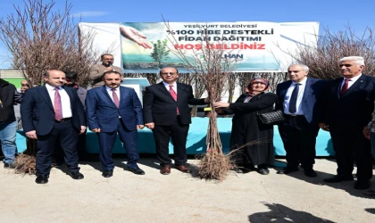 Yeşilyurt Belediyesi’nden çiftçilere 44 bin meyve fidanı desteği