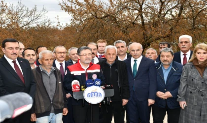 Bakan Yumaklı: "Don zararı görülen bölgelerde tüm üreticilere destek sağlanacak"