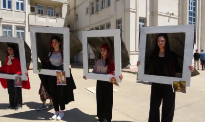 Batman’da öğrenciler atıklardan 'Yürüyen Tablolar' yaptı