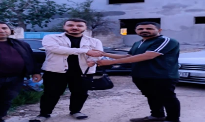 Bulduğu para ve ziynet dolu çantayı sahibine teslim etti