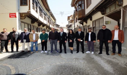 Karademir: "Yeşilyurt’un kalbi olan bu bölge 25 aydır çözümsüzlüğe terk edildi"