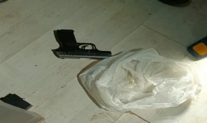Konteyner içerisinde yaralandığını söyledi, boş kovanlar konteyner dışında bulundu