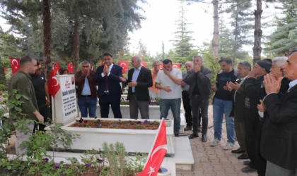 Malatya Gazi ve Şehit Aileleri Derneği'nde bayrak değişimi