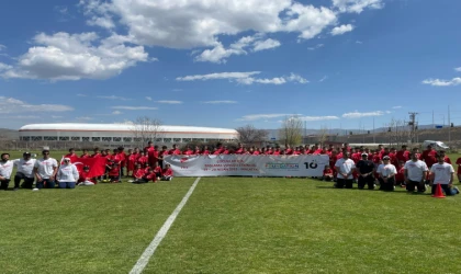 Malatya’da depremzede çocuklar için futbol şenliği düzenlendi