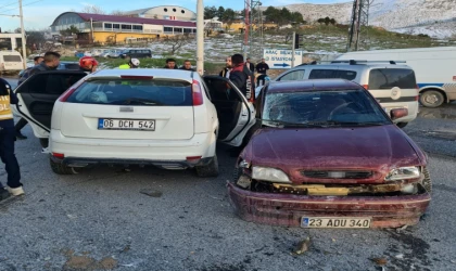 Malatya'da üç araçlı trafik kazası: 4 yaralı
