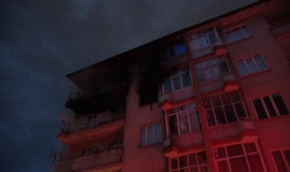 Malatya'da apartman yangını: 11 kişi dumandan etkilendi