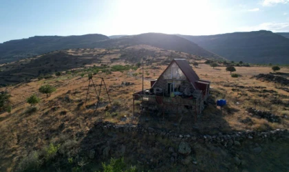 600 Rakımda Göz Alıcı Bungalov: Gören Dönüp Bir Daha Bakıyor