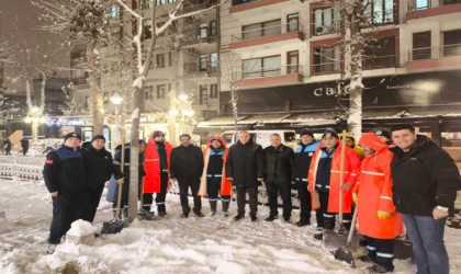 Battalgazi'de buzlanmaya karşı tuzlama mesaisi