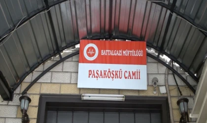 Malatya'da Paşaköşkü Camisi'nin hasarlı minaresi onarılıyor